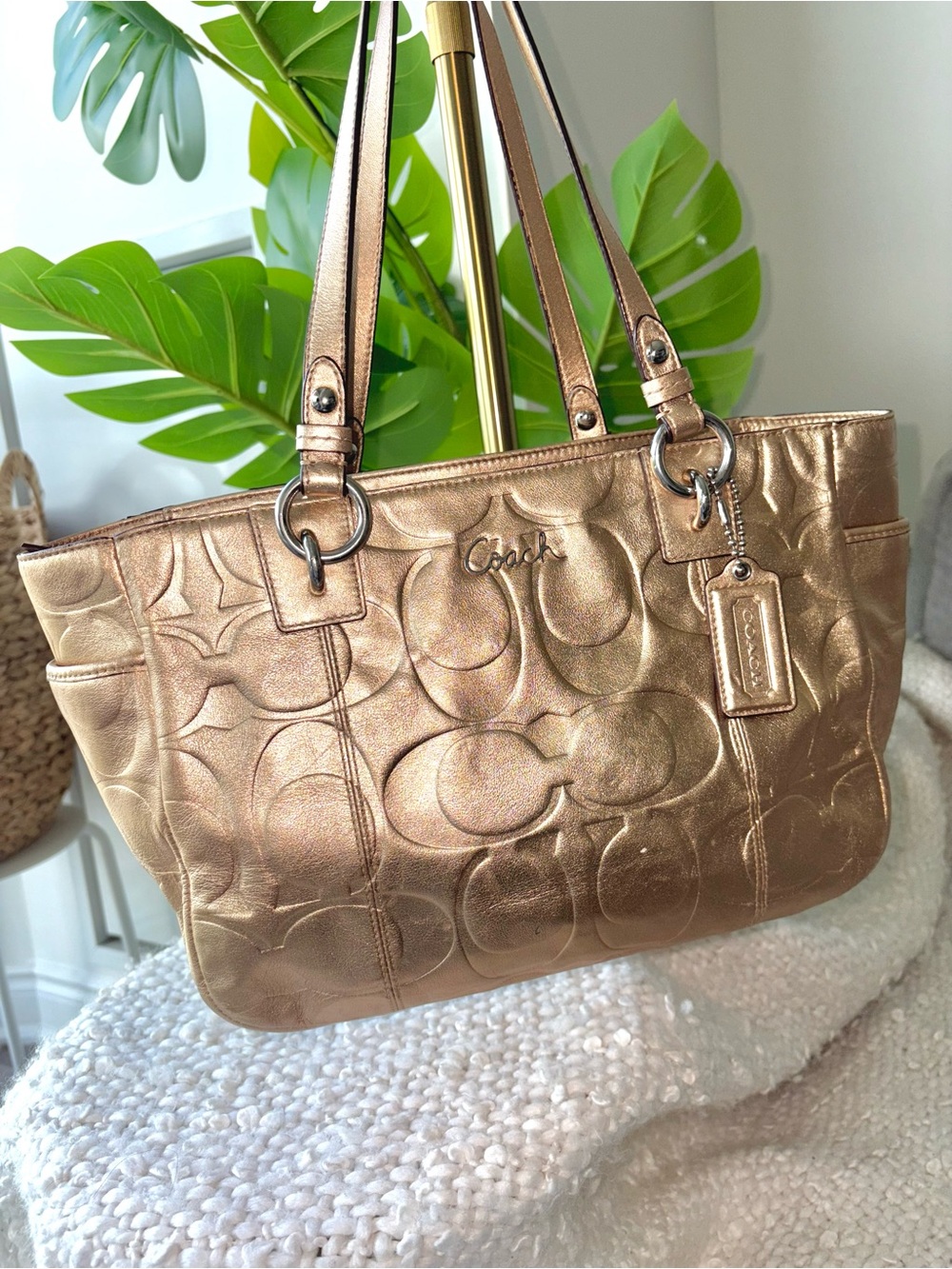 Coach F14721 Metallic Gold Embossed Signature C Leather Tote Bag Y2K Vintage